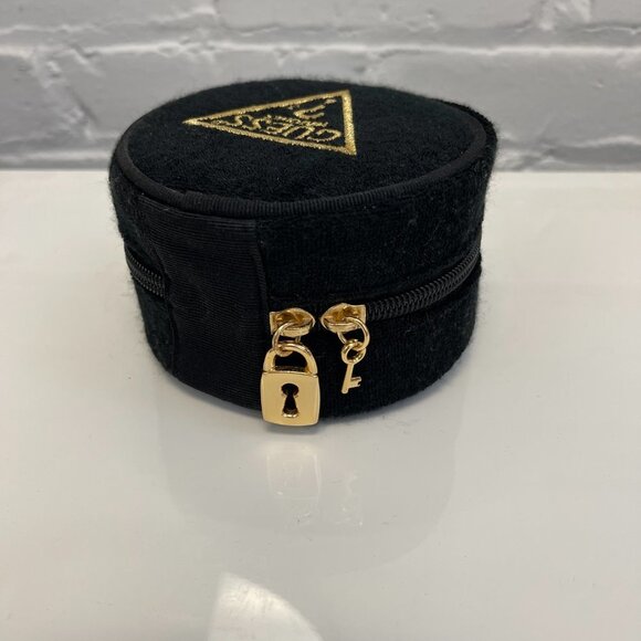 GUESS WATCHES TERRY CLOTH WATCH AND JEWELRY CASE - Picture 2 of 4